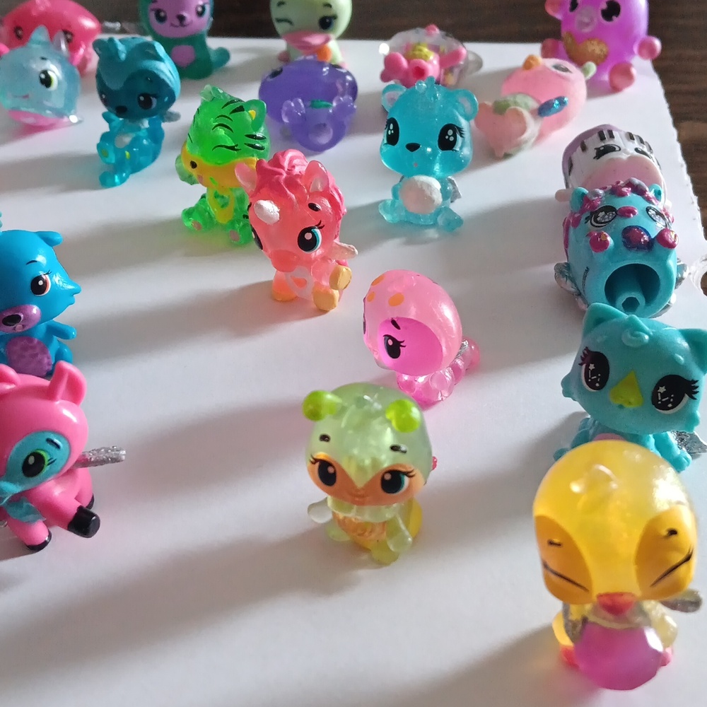 Hatchimals 40+ Random Lot. - Picture 6 of 9